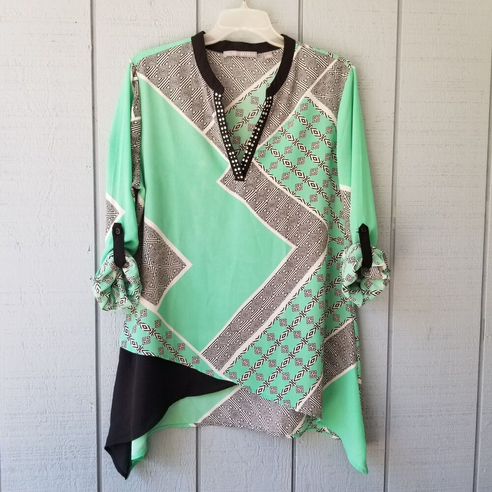 Valerie Stevens Tunic Top Large Green Black Geometric V-Neck Sharkbite Boho